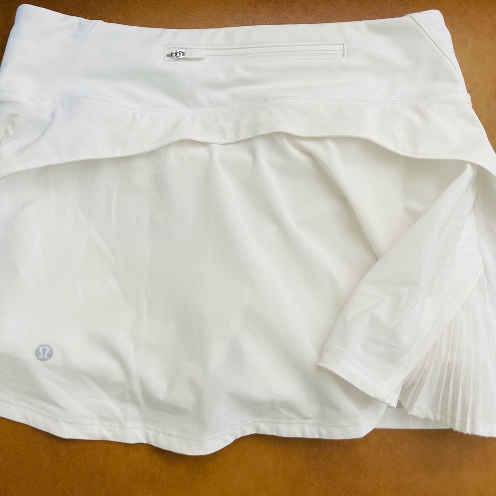 Lululemon Play Off The Pleats Skirt Size 4 White